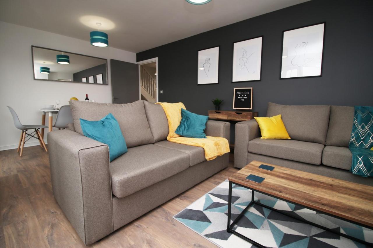Delft - Spacious Home, High Speed Wi-Fi, Free Parking, Terrace Swindon Exterior photo