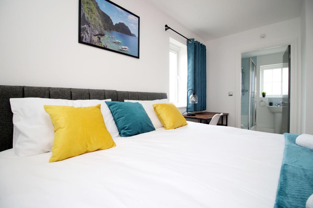 Delft - Spacious Home, High Speed Wi-Fi, Free Parking, Terrace Swindon Exterior photo