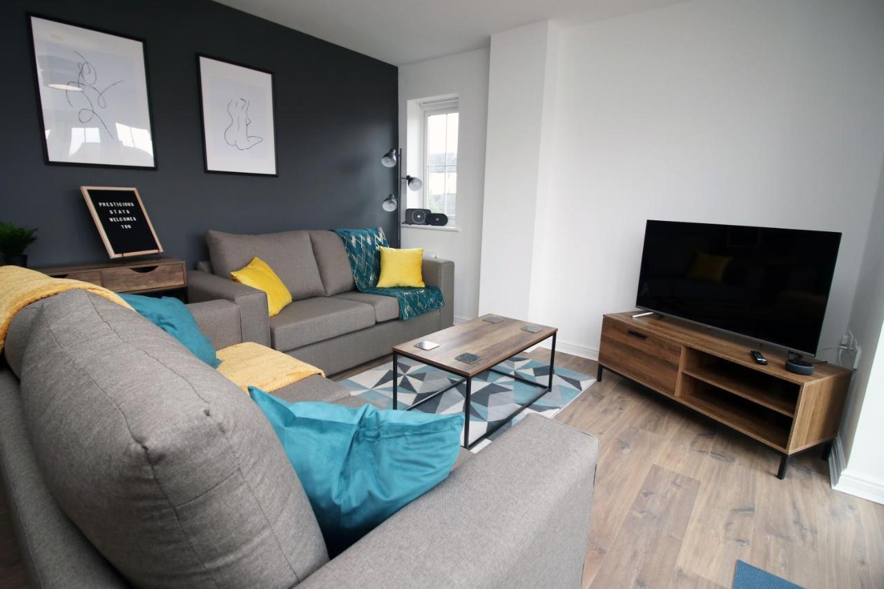 Delft - Spacious Home, High Speed Wi-Fi, Free Parking, Terrace Swindon Exterior photo